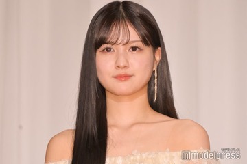 元乃木坂46中村麗乃、スラリ美脚際立つミニスカ姿に反響「スタイル抜群」「透明感すごい」 画像