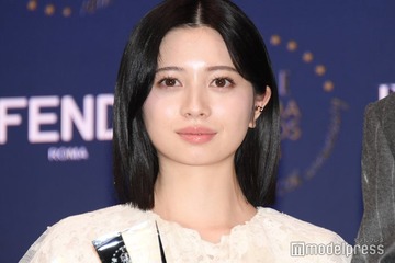 桜田ひより、美デコルテ輝くウェディングドレス姿に絶賛の声「お姫様みたい」「可愛すぎる」 画像