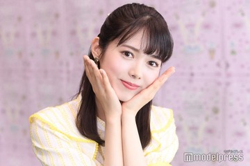 谷尻萌アナ、美脚スラリ膝上ワンピ姿に反響「ドキッとした」「お人形さんみたい」 画像