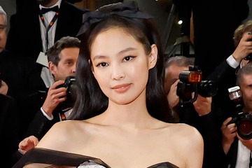 BLACKPINKジェニー、チラ見せウエストに「完璧な美」と熱視線 画像