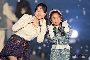 なごみ、キッズクリエイター・望蘭と手繋ぎランウェイ ミニスカからまっすぐ美脚輝く【TGC北九州2025】 画像