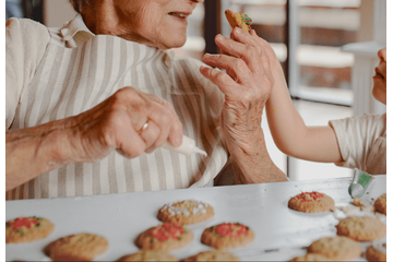 4歳の孫を可愛がる70代の祖母　台所で祖母が準備をしていると…→孫へのサプライズに「ばあばすごい！」「お店みたい」 画像