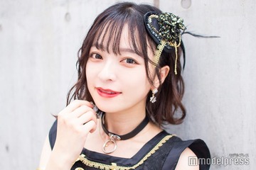 ヘラヘラ三銃士・さおりん、美デコルテ輝くオフショル姿公開「肩ライン綺麗」「秋コーデ素敵」の声 画像