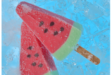 70代の祖父が大好きな孫娘　おやつに”スイカのアイス”を食べると⇒祖父のまさかの行動に「それ、食べられる！」 画像