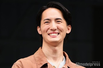 Travis Japan川島如恵留、共演者から座長ぶり絶賛される 会見終了後も紳士な対応【すべての幸運を⼿にした男】 画像