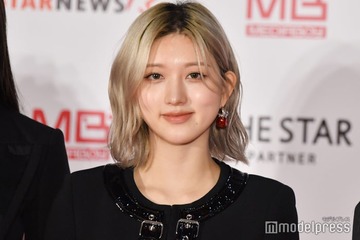 IVEガウル、美デコルテ映えるコルセット姿 シルバー衣装ショットに「女神降臨」「圧巻のスタイル」と絶賛の声 画像