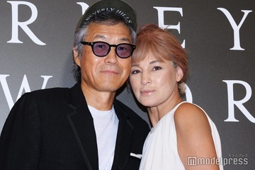 “出会って10日婚”梅宮アンナ、夫とのウェディングショット披露「ドレス姿が美しすぎる」「憧れる」と反響 画像