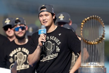 大谷翔平選手、ファミリー財団の設立発表 真美子夫人・娘・デコピンが寄り添うロゴも公開 画像