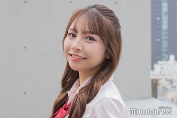 「今日好き」出身美女、ミニ丈トップス＆濃いめチークで雰囲気ガラリ「ウエスト綺麗すぎ」「新鮮」の声 画像