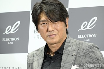 高橋克典、模様替えしたリビング公開「お洒落」「大人な雰囲気」の声 画像
