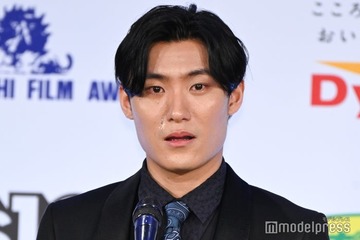 松谷鷹也が涙「無名の新人の僕を映画に抜擢していただいた」監督が下積み時代振り返る「本当に奇跡のよう」【第50回報知映画賞】 画像