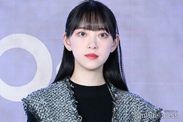 堀未央奈、美肩輝くノースリ衣装姿に絶賛の声「まさに女神降臨」「花柄が清楚で素敵」 画像
