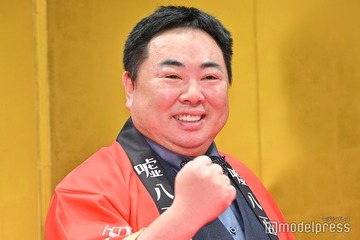 “モノノフ”ドランクドラゴン塚地武雅、相方・鈴木拓「ももいろ歌合戦」総合司会に嘆き「ちゃんとオタクで可愛い」の声 画像