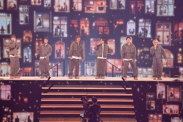 【紅白本番】BE:FIRST、オープニングからの衣装チェンジ話題「お揃いで可愛い」「セットとマッチしてる」 画像