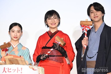 SUZUKA、“新しい学校のリーダーズ腕章柄入り”衣装をアピール 寺西拓人（timelesz）・伊東蒼と着物姿で集結【迷宮のしおり】 画像