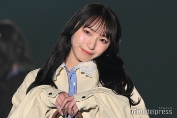 SWEET STEADY塩川莉世、ミニ丈シャツワンピ×カーディガンで春先取り キュートな表情で魅了【TGCしずおか2026】 画像