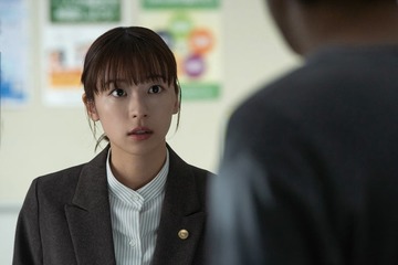鳴海唯、挑戦してみたかった役に「武者震い」“先輩が多い現場”で刺激を受けたこととは【「テミスの不確かな法廷」インタビュー】 画像