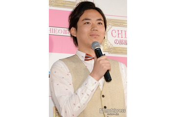 クマムシ佐藤大樹、15歳年下恋人との密着“平成プリ”公開「ラブラブ」「お揃いのマフラー素敵」の声 画像