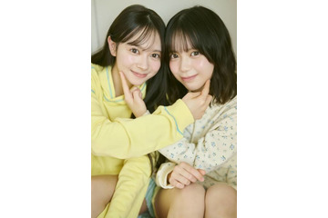 AKB48伊藤百花＆川村結衣、お互いの頬に触れてにっこり！仲良しコンビが魅力を存分に発揮 画像
