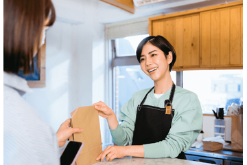 カンボジアで…可愛い商品を見つけたが「1つで200円は高い」次の瞬間⇒店員の行動に「え？」 画像