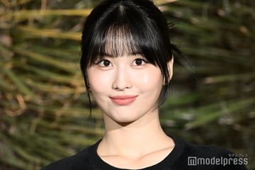 TWICEモモ、胸元開きタイトレザー衣装で美シルエット際立つ「着こなせるのがすごい」「完璧女神」の声 画像