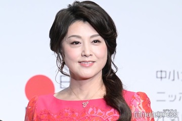 藤原紀香、亡き父との思い出写真公開「綺麗な鼻がそっくり」「美男美女親子」と反響 画像