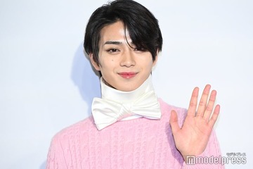 岩瀬洋志、ビックリボン際立つ大胆なネックバンドコーデ披露「特別な日につけるのがおすすめ」【ディオール バンブーパビリオン】 画像