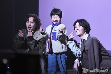 「未来のムスコ」塩野瑛久＆吉村界人、“サプライズキャスト”と登場で手繋ぎランウェイ 会場からは歓声【TBS AKASAKA COLLECTION】 画像