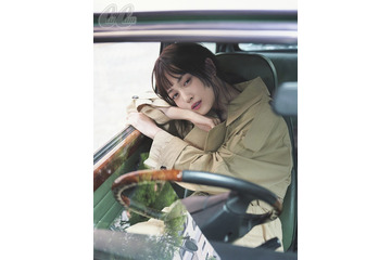山下美月、大人な黒オフショル纏う「CanCam」“きれいめお姉さん”特集号表紙に登場 画像