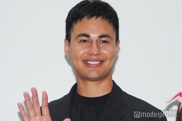 一般女性と結婚のユージ、12回目の記念日で家族ショット公開「奥さん絶対美人」「豪華なお祝い」と反響 画像