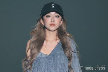 みりちゃむ「韓国でもすっぴんで出歩いてました」オフ姿に驚きの声「凄すぎ」「透明感バグってる」 画像