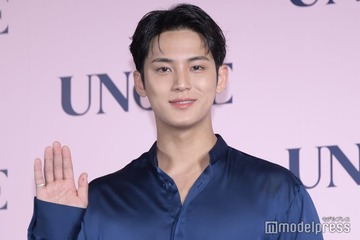 SEVENTEENの元候補メンバー・サムエル、ミンギュとパン頬張る再会ショットに反響相次ぐ「本物の兄弟みたい」「可愛すぎる」 画像