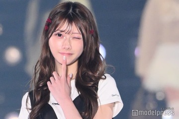 AKB48千葉恵里、スウェットから美肩チラリ 雰囲気ガラリのギャルコーデに「ビジュ最強」「美人すぎて頭抱える」とファン絶賛 画像