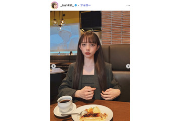 広島カープ小園海斗選手の妻・渡辺リサ、オフショル×デニム姿が「可愛すぎる」「お顔小さい」と話題に 画像