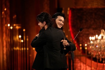 吉沢亮「国宝」で最優秀主演男優賞 横浜流星からブロンズ受け取りハグ「彼がいなかったら僕自身も喜久雄になれなかった」【第49回日本アカデミー賞】 画像