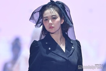 村重杏奈、色白美脚輝くミニワンピ姿に視線集中「脚まっすぐで綺麗」「お人形さんみたい」【TGC2026 S/S】 画像