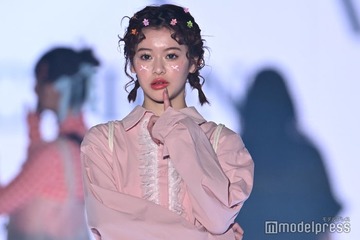 大胆イメチェン話題の米澤りあ、アレンジヘアが可愛すぎ【TGC2026 S/S】 画像