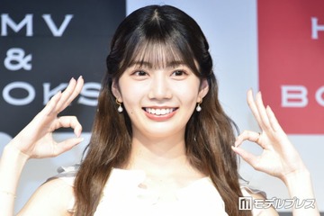 元日向坂46メンバー、ミニスカ＆ニーハイで美脚披露「体の半分以上が脚」「スタイル良すぎ」と反響 画像