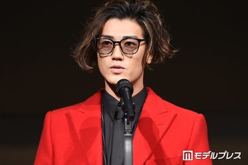 赤西仁「かみきった」長髪から大胆イメチェン 自撮りショットにファン悶絶「爽やかでかっこよすぎ」「新鮮」 画像