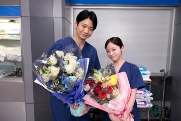 橋本環奈＆向井理“師弟コンビ”ねぎらいの言葉贈り合う フジ月9「ヤンドク！」キャスト陣11人撮了コメント到着 画像