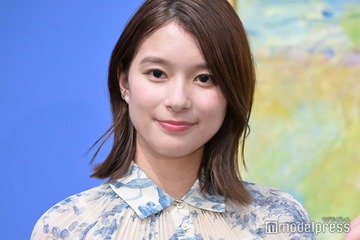 芳根京子、肩出しワンピ姿に絶賛の声「スラッとしててスタイル抜群」「艶めいてる」 画像