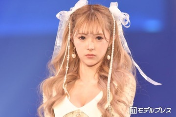 ギャルママモデル「細いのなんでだろって言われる」美脚全開のミニスカ姿に「腰の位置高い」「脚のラインが綺麗すぎる」と反響 画像