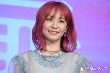 LiSA、還暦迎えた母＆祖母の2ショット公開「お若くてビックリ」「3世代で美人」の声 画像