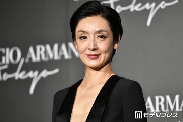 草刈民代、姪の結婚式で全員顔出し家族ショットに反響「美男美女一族」「凛とした着物姿」 画像