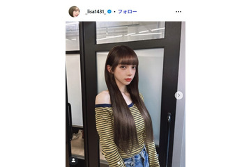 広島カープ小園海斗選手の妻・渡辺リサ、ミニスカから美脚輝く スポーツ観戦ショットに「脚が綺麗」「可愛いが渋滞してる」の声 画像