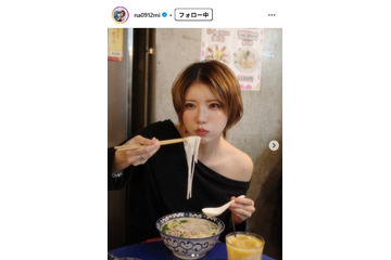 恋リア出身美女「ショートの魅力教えてあげる」ぴったりTシャツ姿でイメチェン報告「お姉さん感増した」「髪色新鮮」 画像