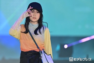 市川團十郎の長女・堀越麗禾、アシメスカート着こなしランウェイ「カッコいい」「スタイル抜群」【ガルアワ2026SS】 画像