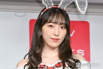 元モー娘。人気メンバー、ミニ丈ワンピで美脚スラリ ミラコスタでのバースデーパーティーショットに反響「脚のラインが美しい」「素敵な思い出ですね」 画像