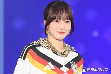 本田紗来、ド派手ヒョウ柄×ファーブーツ着こなす 抜群スタイル披露【サツコレ2026S/S】 画像