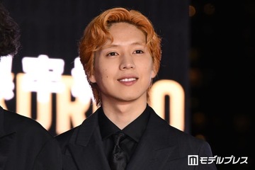坂東龍汰、雰囲気ガラリなオレンジ髪でイベント登場 ファンの歓声に笑顔で対応【黒牢城】 画像